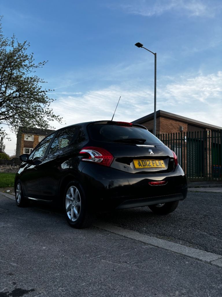 Peugeot, 208, Hatchback, 2012, Manual, 1199 (cc), 5 doors