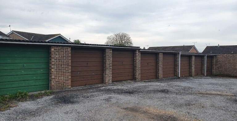 Garage/Parking/Storage: Ringwood Road, Bridgwater, Somerset TA6 6BP - NEW DOOR