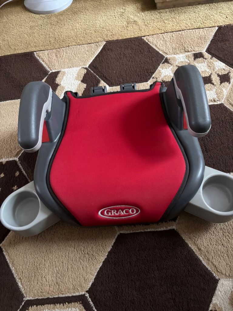 Graco car seat red and grey 