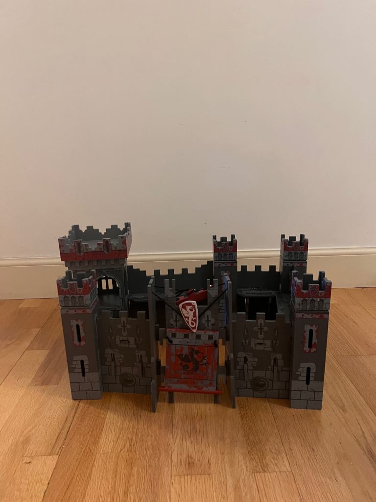 Wooden knights castle 