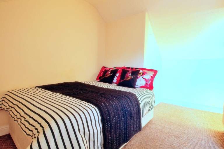 🏠 Elegant Double Room -£1 FOR 1ST MONTH RENT !! 
