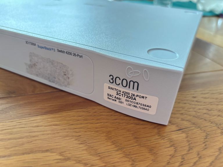 3COM Network Switch 4200 26-Port 3C17300A