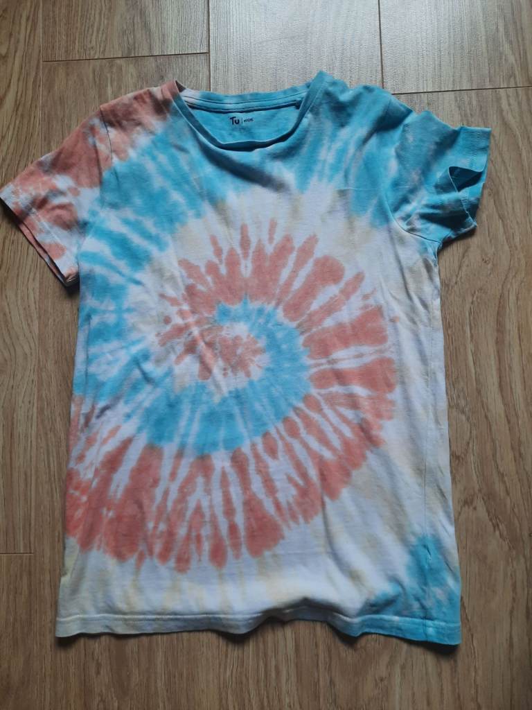 Age 11-12 boys t shirts. £1.50 each