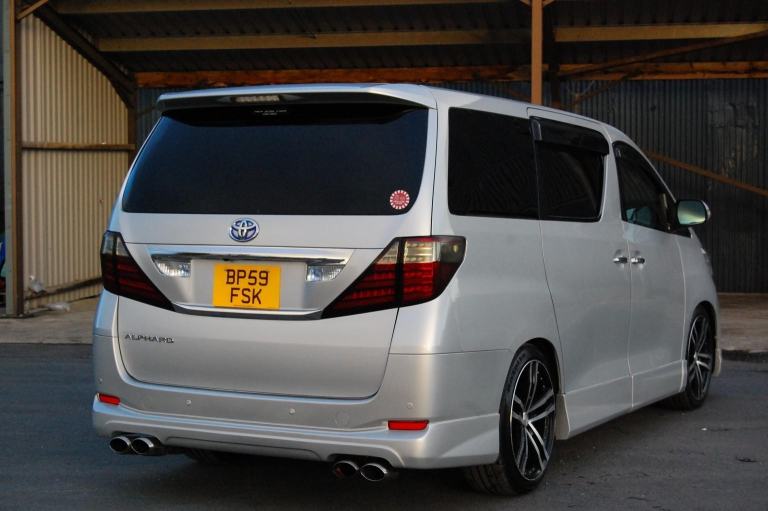 TOYOTA ALPHARD 240X Silver Auto Petrol 2009