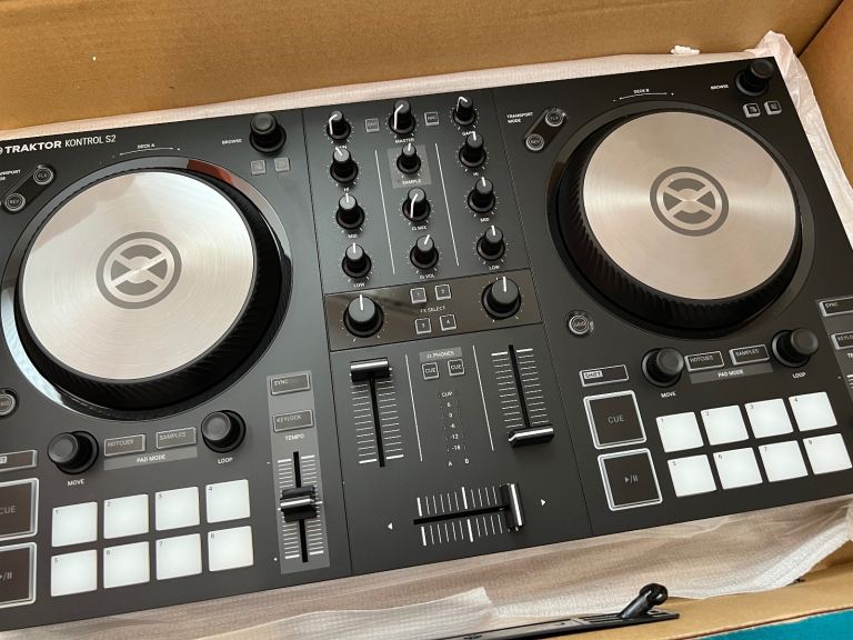 Traktor Kontrol S2