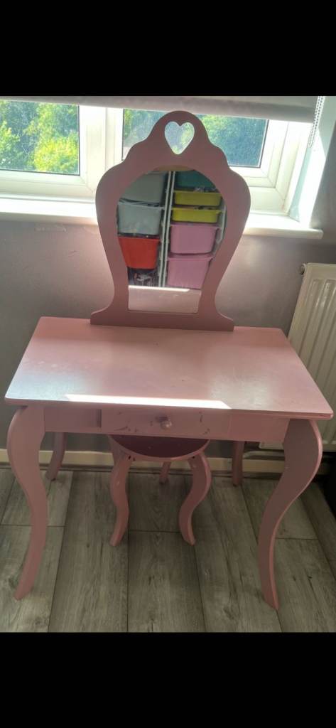 Dressing table with stool (can deliver)