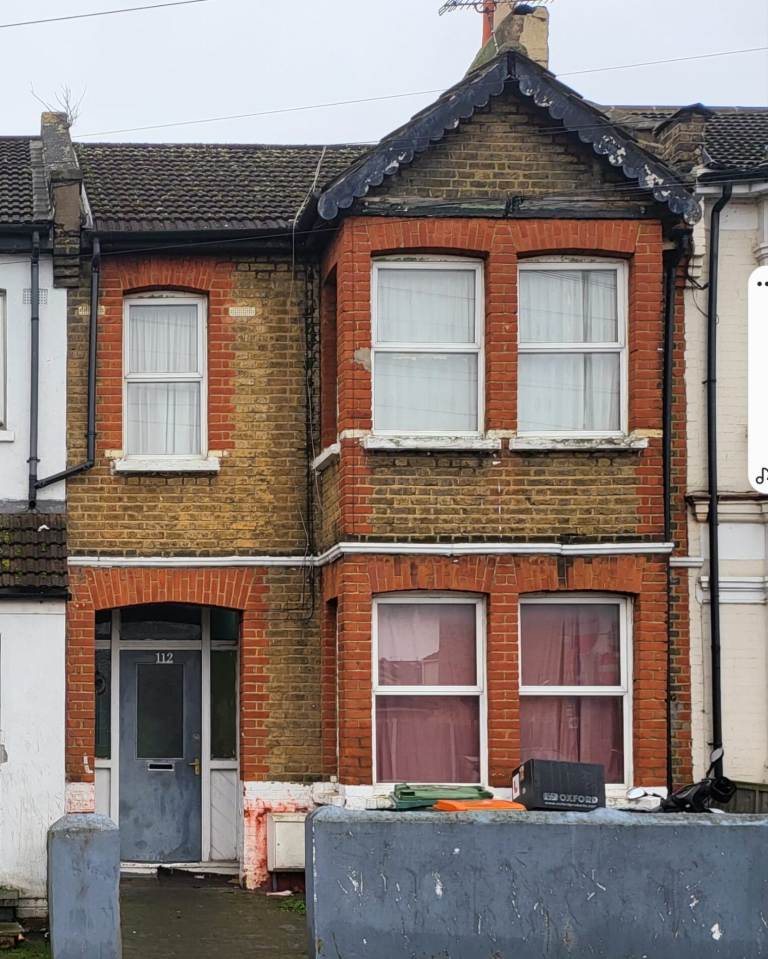 3 bedroom house in Spacious 3-Bedroom Property with HMO Licence for Sale â E12