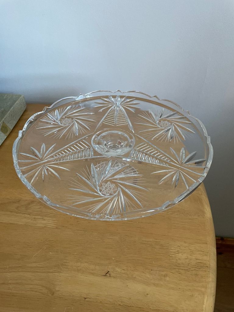 Bohemia Crystal Pinwheel Cake Stand – As Good As New