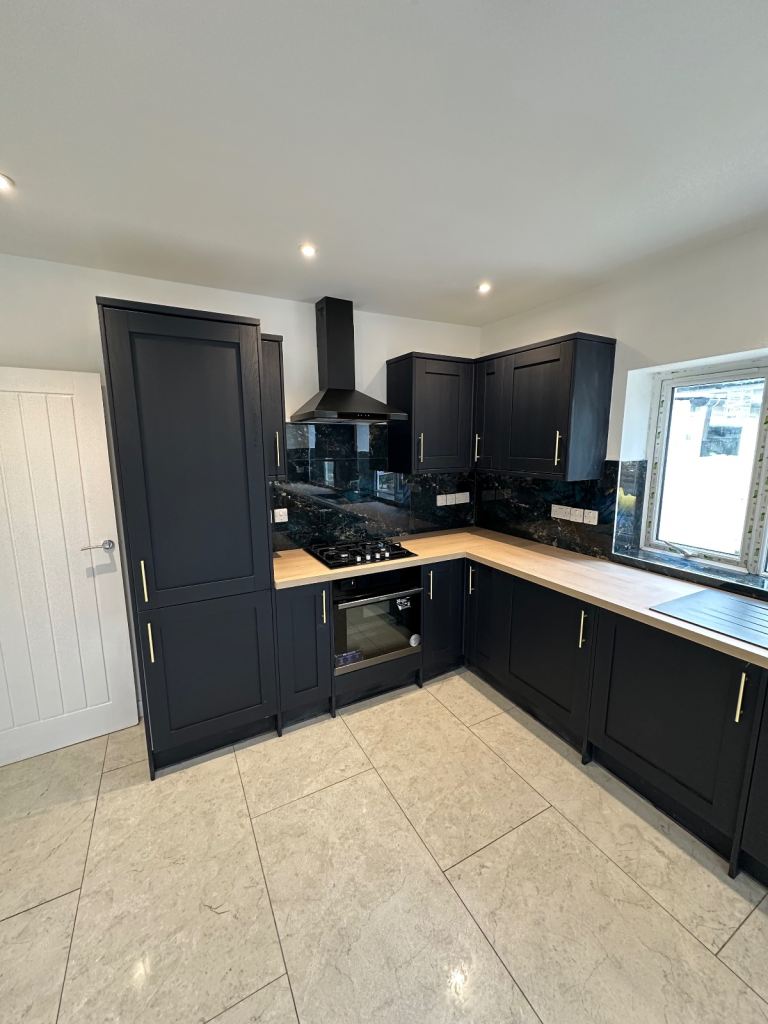 3 Bedroom with 2.Bathroom detached banglow available for rent 