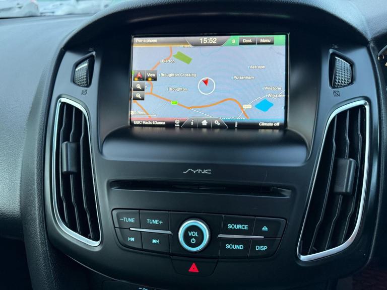 2015 Ford Focus 1.0T EcoBoost Titanium Euro 6 (s/s) 5dr HATCHBACK Petrol Manual