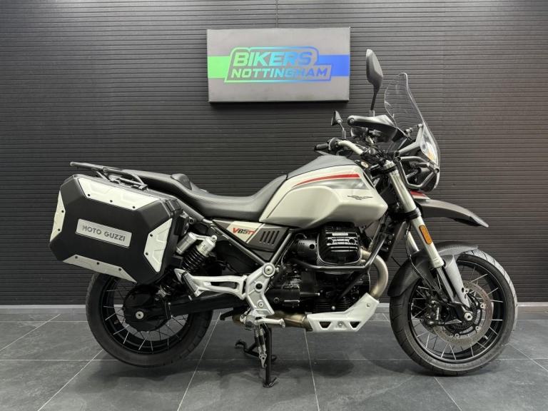 Moto Guzzi V85 TT Travel 2022