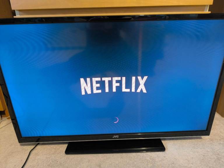 JVC 32" LED Smart TV with remote