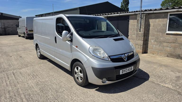 VAUXHALL VIVARO 2.0 2900 CDTi Sportive 2013