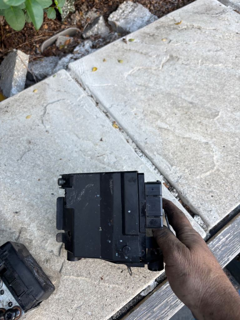 2012 KTM 690 duke ECU