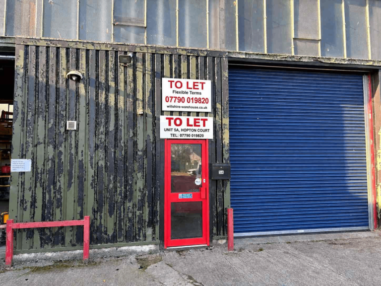 Devizes. 1000 sqft Ground Floor + Mezzanine Warehouse Unit To Let – £700 pcm. Available 08/12/26