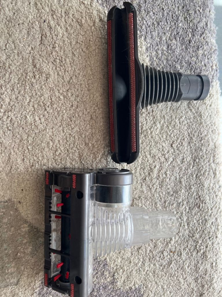 Dyson vacuum heads