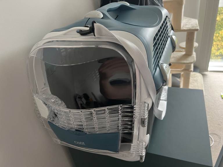 Catit Cabrio cat carrier (As new, Haggerston)