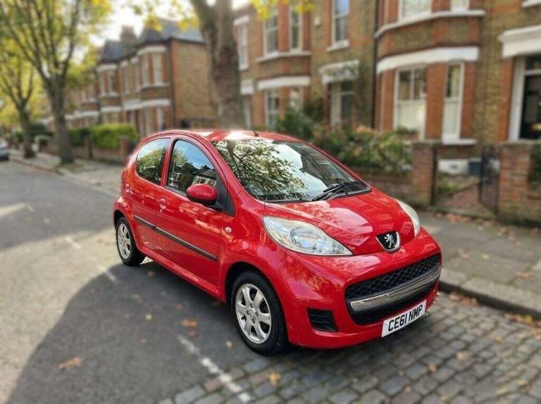 2011 61 PEUGEOT 107 1.0 12V URBAN HATCHBACK 5DR PETROL 2 TRONIC EURO 5 (68 PS)