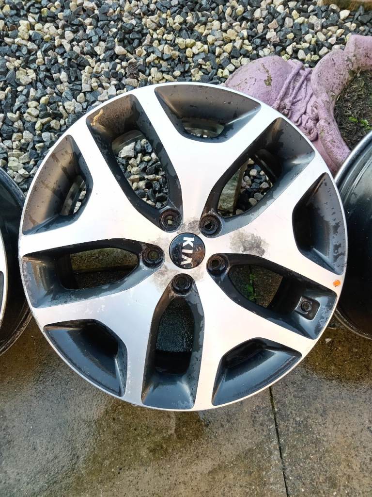 Alloy wheels