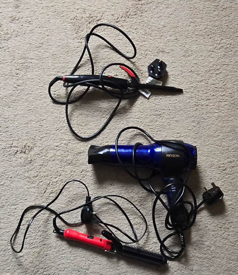 Revelon Hair Dryer with 2 Hair curling Tongs