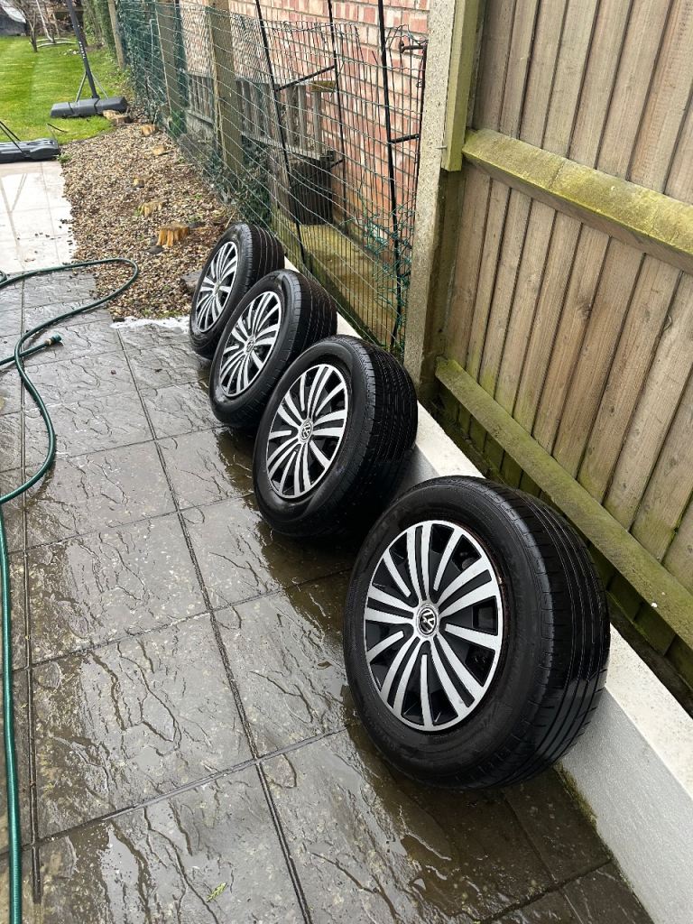 Set of 4 x 15" VW Golf Mk7 Multi-Spoke Alloy Wheels with Tyres 195/65R15
