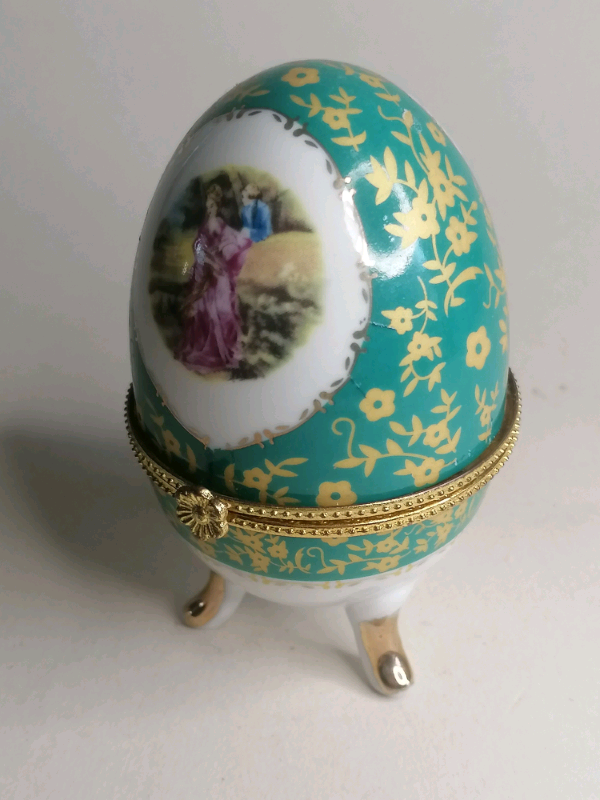 4 inch, Vintage, Jewellery egg box. 