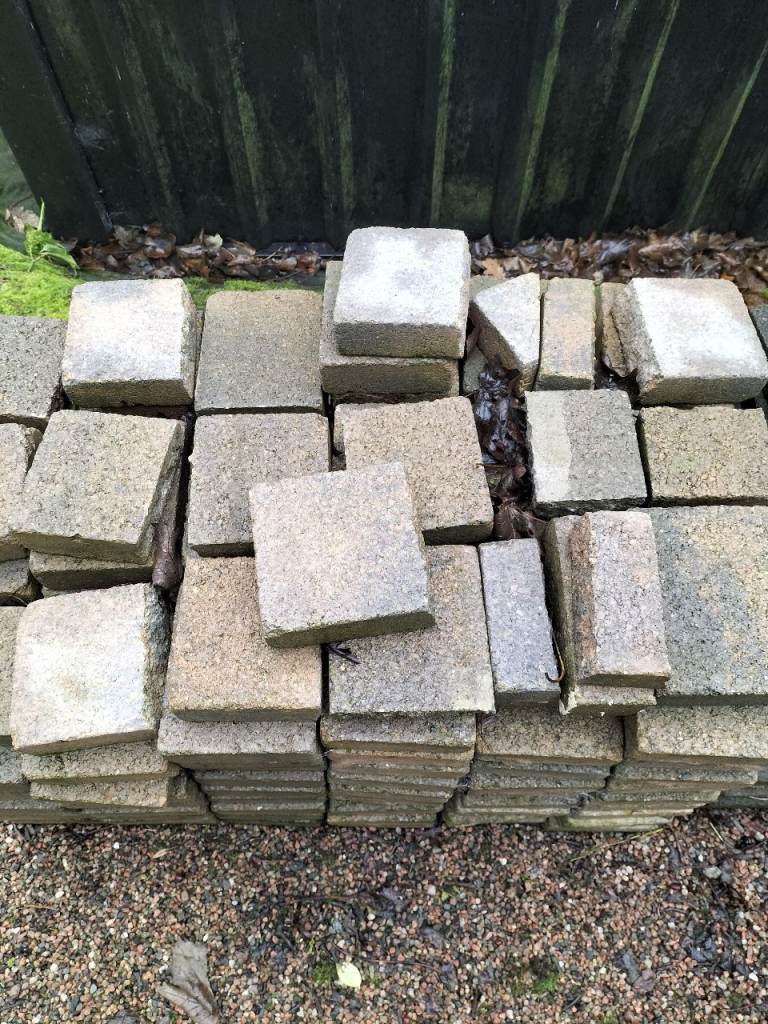 Paving bricks 