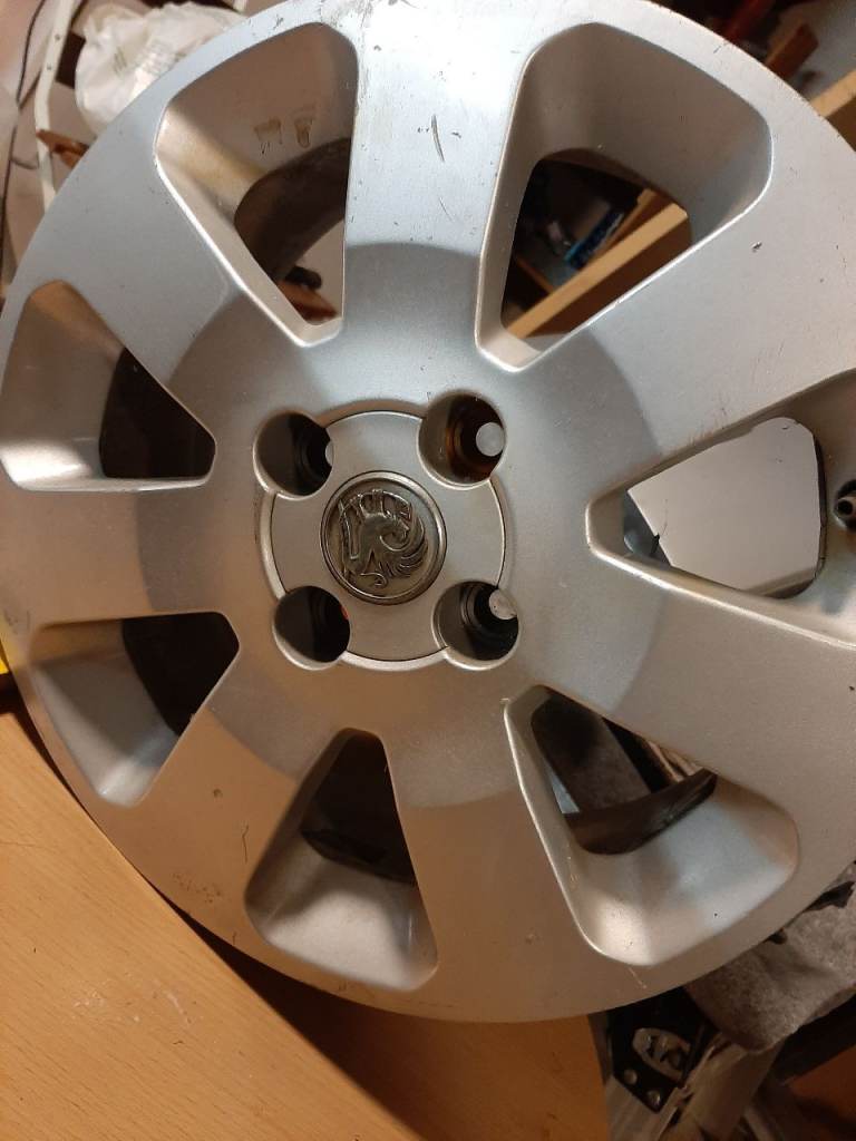Corsa Alloy wheel