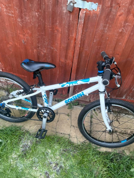 **Squish White/Blue Colour 20 inch Kids Bicycle Ages 6+ - Good Condition Serviced Ready to Ride**