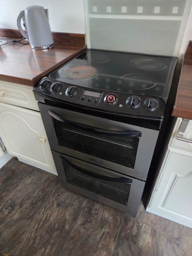 Electronic hob cooker