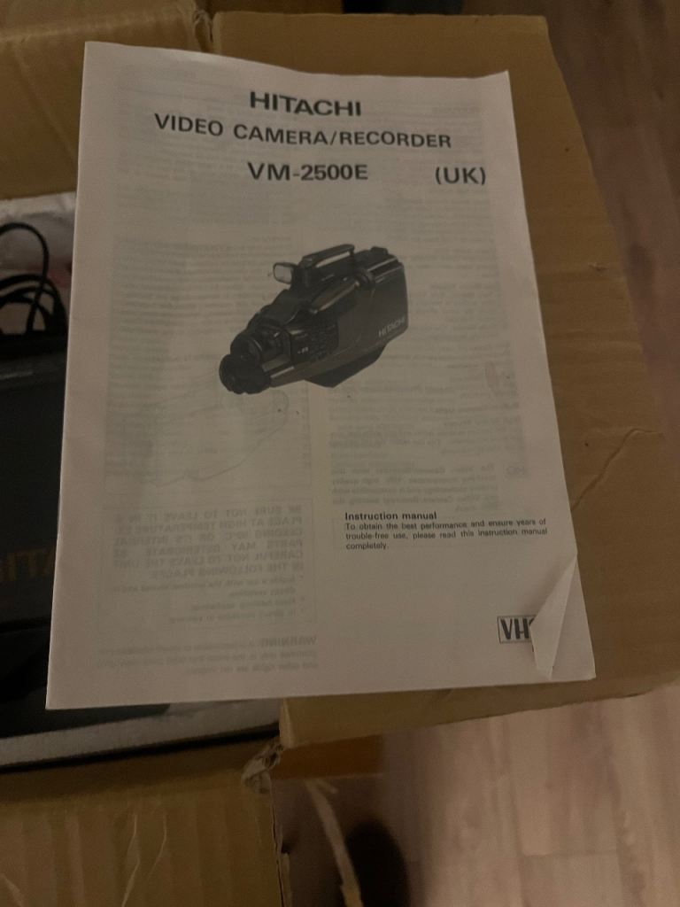 Hitachi VHS video camera VM - 2500E 