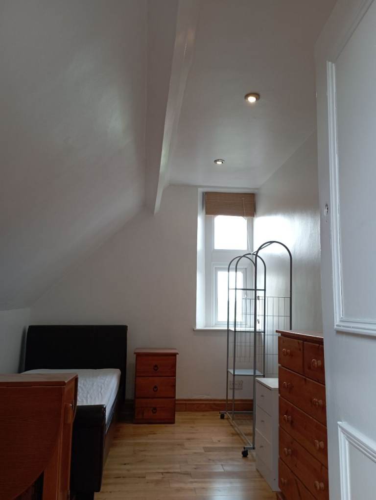 Single furnished room in shared house on Bear Flat, Bath