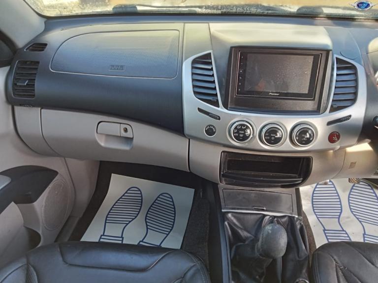 MITSUBISHI L200 2.5 DI-D Barbarian Black Manual Diesel 2010