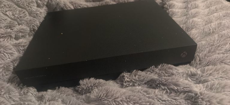 Xbox 1 X barely used