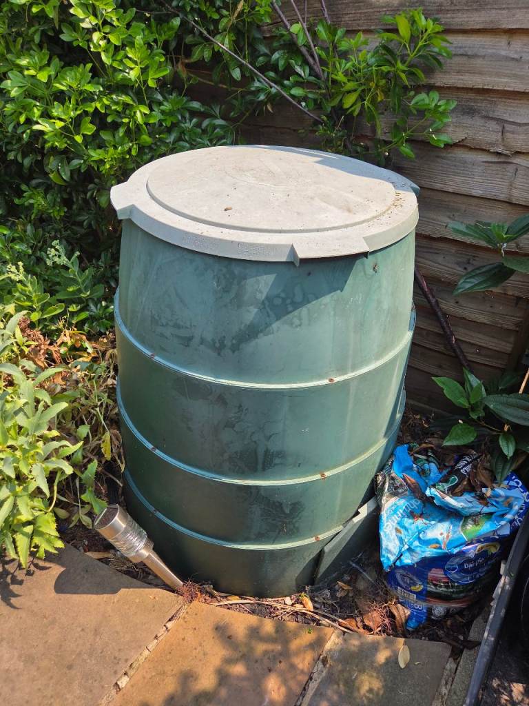 Green Johanna Composter – Green, Good Condition