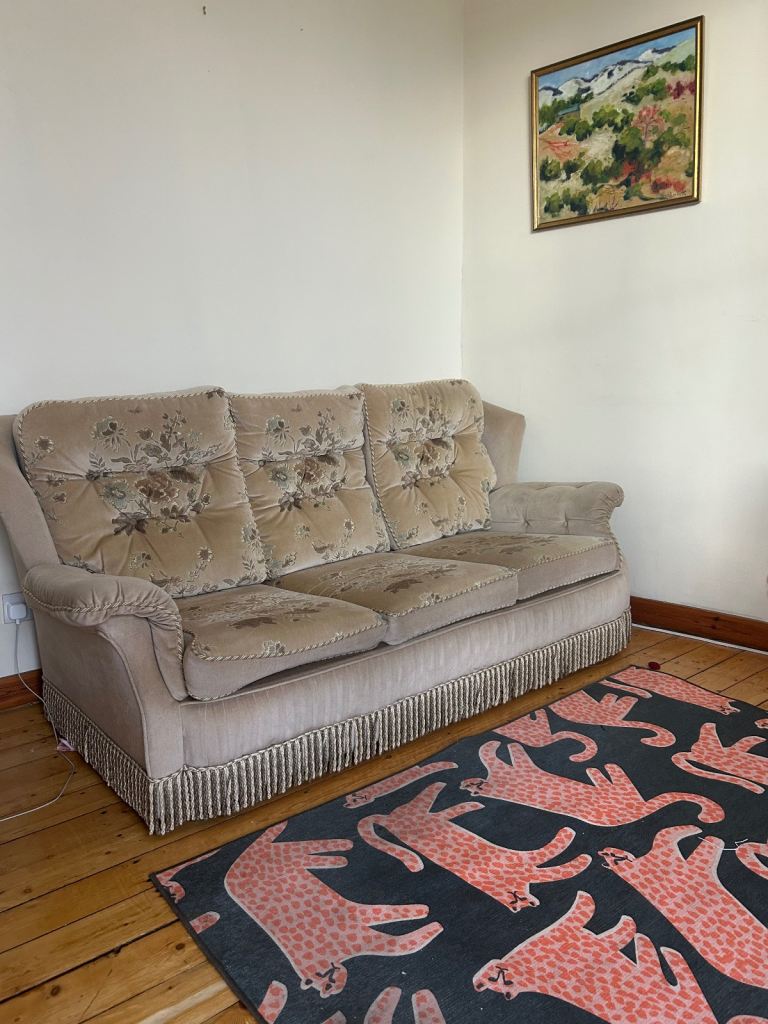 Free vintage sofas 