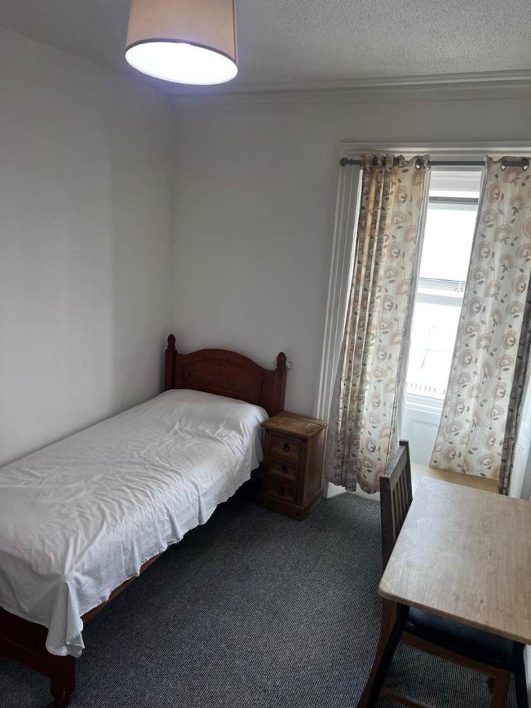 Single Room Available – PL1 Plymouth (Great Location)
