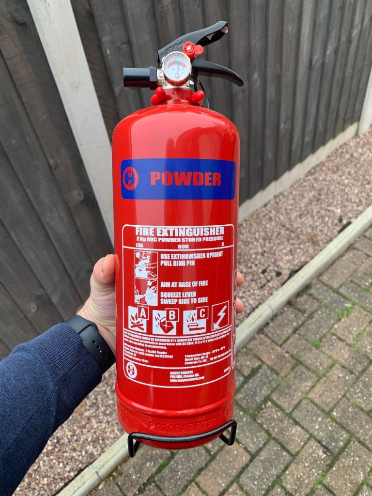 Brand new 2KG powder Fire extinguisher with bracket