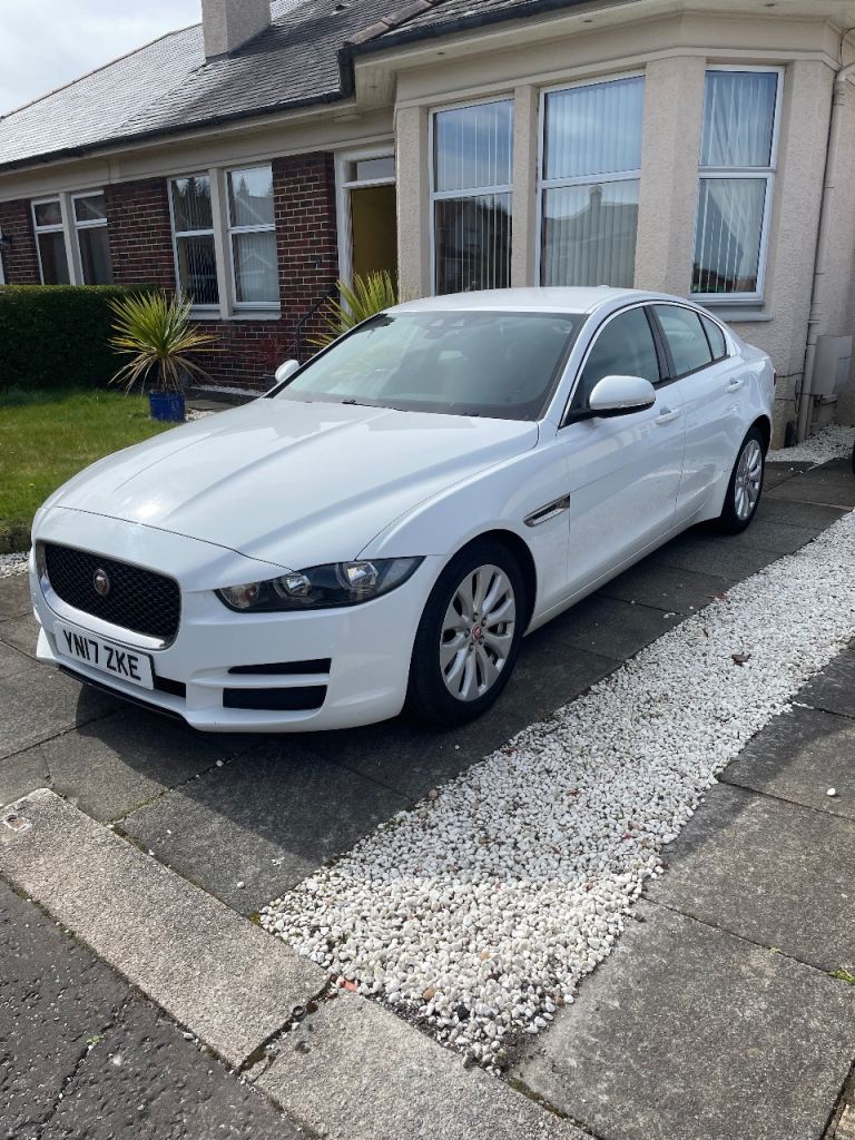JAGUAR XE 2.0 SE DIESEL 