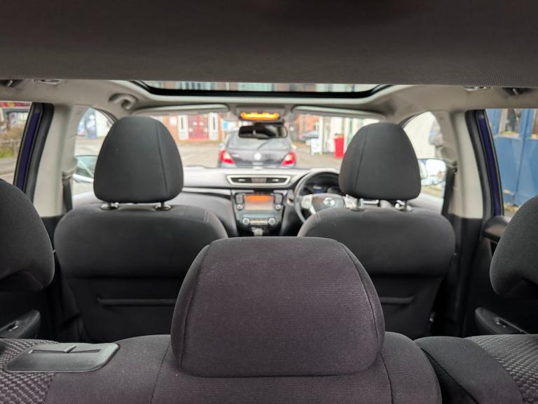 2015 Nissan Qashqai 1.6 dCi N-Tec+ 5dr Xtronic HATCHBACK Diesel Automatic