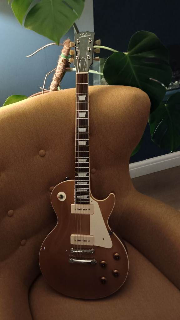 Tokai Goldtop Les Paul P90s with hard case!