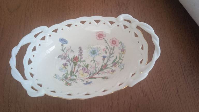 Aynsley Wild Tudor Chantille Lace Basket – Limited Edition