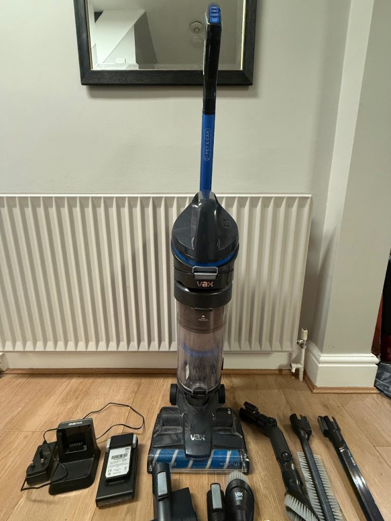 Vax CLUP-EGKS Cordless Vacuum Cleaner with Accessories – Good Condition