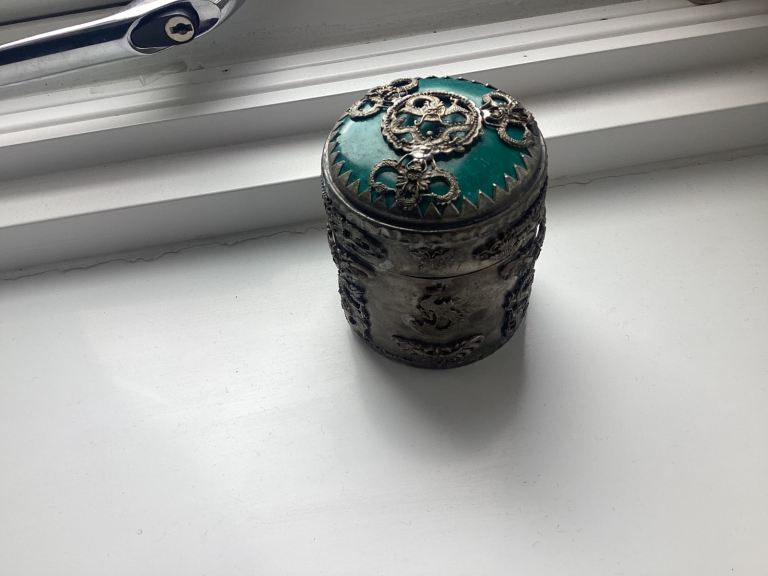 Vintage Chinese snuff box / caddy . Trinket box