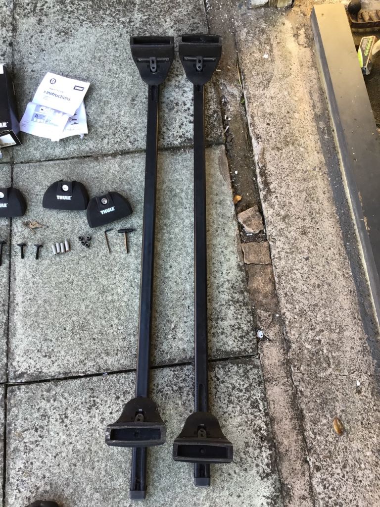 Used Thule XT 3061 Roof Bars in very good condition.