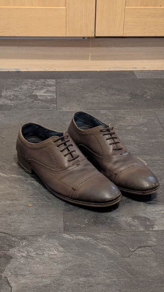 Hush Puppies Men's Brown Leather Shoes – Near New Condition