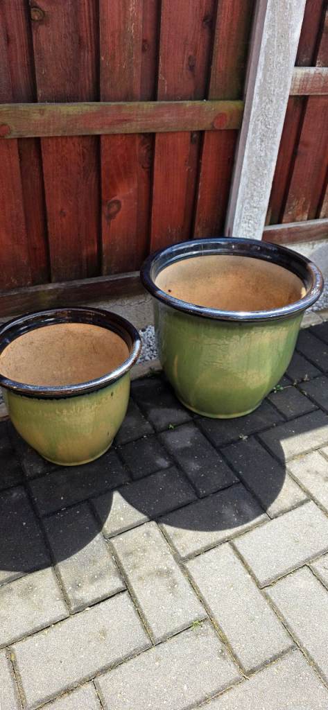 4 palnt pots 