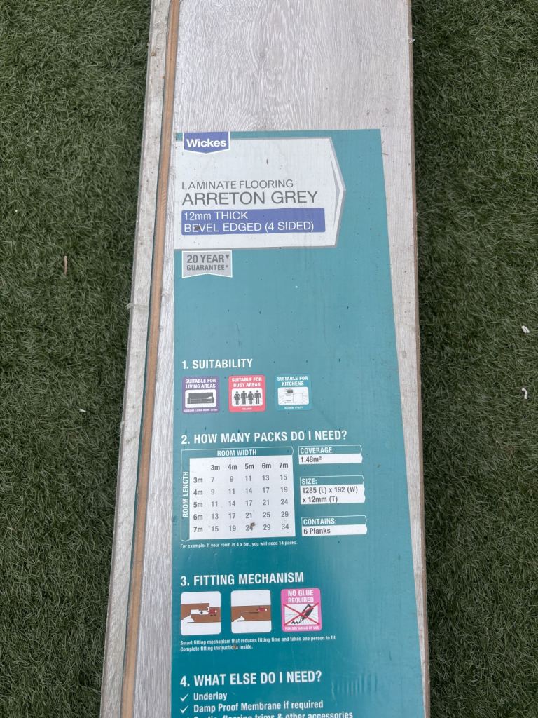 2 packs of grey laminate flooring 2.96m2