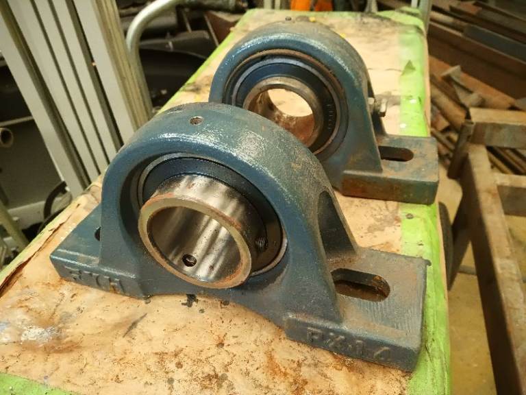 Plumber block bearings