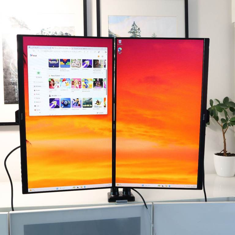 Dual Monitor setup 27 inch BENQ FHD 1080p HDMI